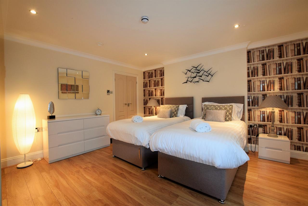 Meridian Way - Your Apartment Bristol Exterior photo
